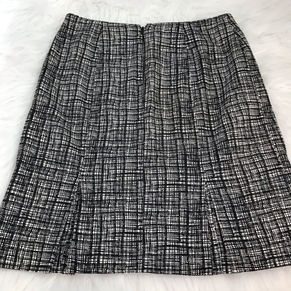 White House Black Market Pleated Pencil Skirt - Picture 4 of 5